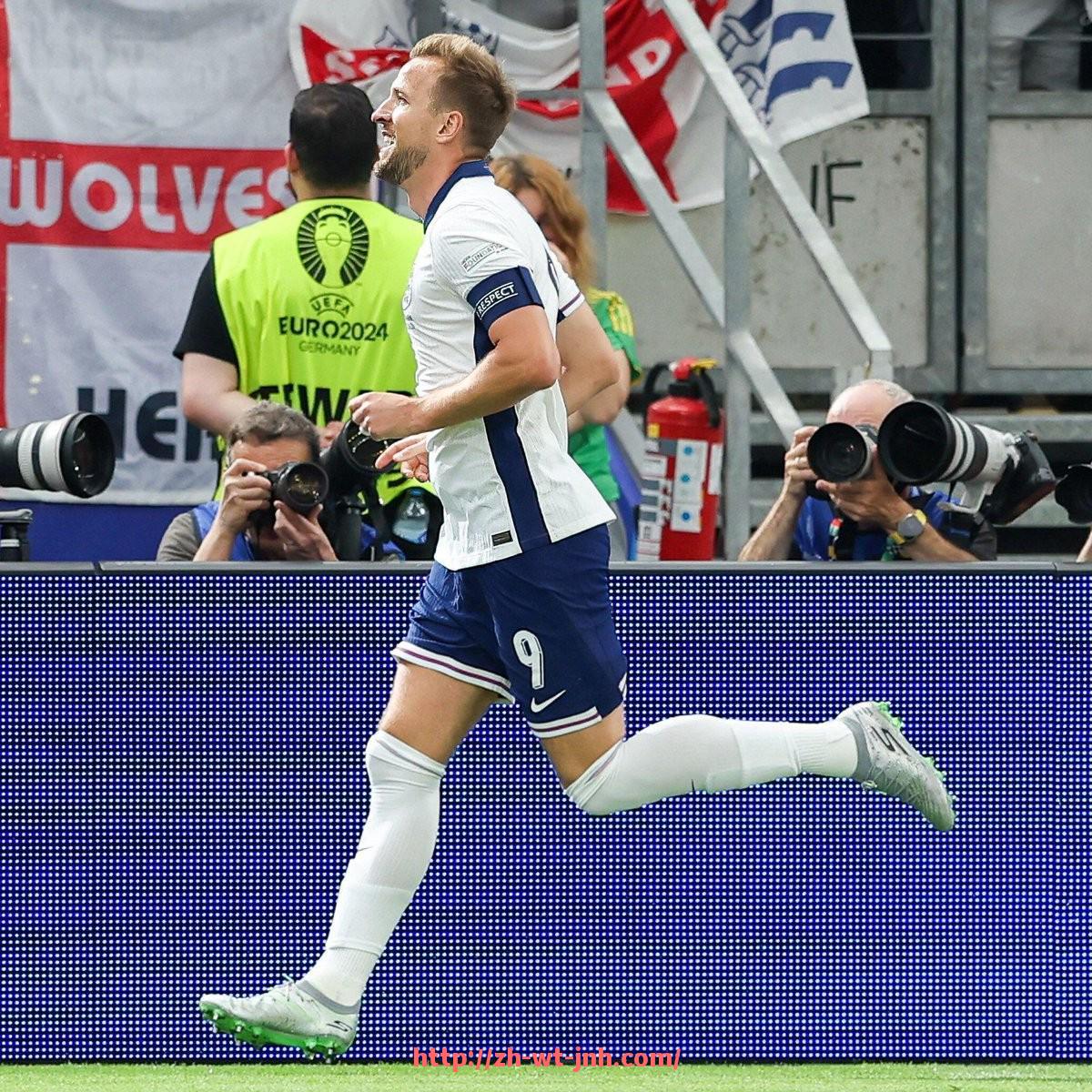 金年会-2025年世俱杯球衣款式创新趋势分析及设计指导